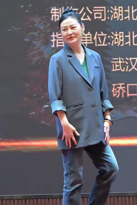 55岁王思懿罕见现身，形象大变引网友惊呼“认不出”
说起潘金莲这一角色，许多人脑