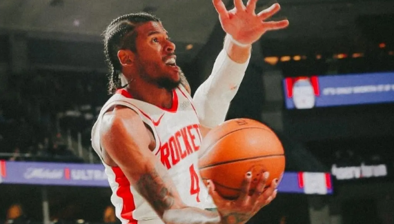 NBA专家杰德-凯兹设计了一套6换1的交易方案：火箭队从老鹰队得到特雷・杨，送出