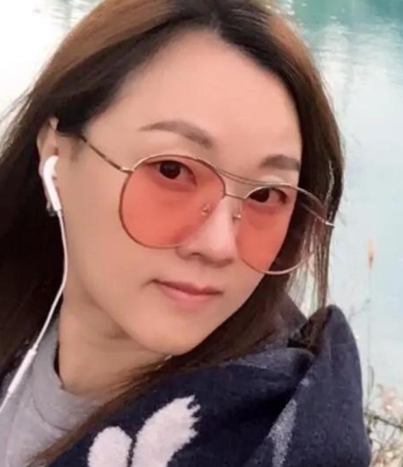 王自健娶徐雪的时候，还挺骄傲地说：“娶了散打冠军到老婆，以后看谁敢欺负我？”没想