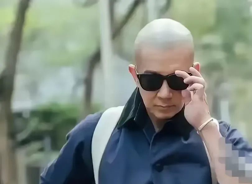 光头拟将大S骨灰寄存七年











太离谱了！光头居然要把大S的骨灰