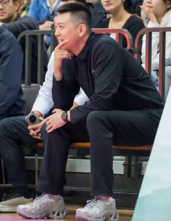 辽宁队的凝聚力
      辽宁队能取得那么多的冠军，主要是有凝聚力。每名球员都