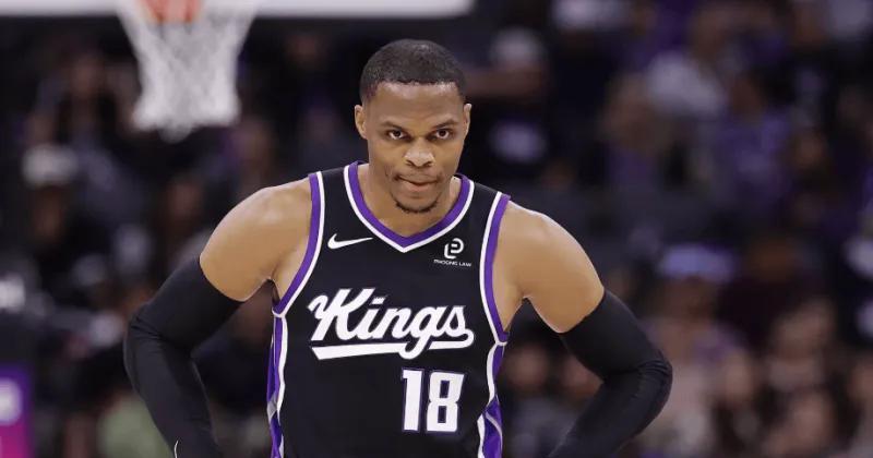 曾经的三双王，MVP，又又又被打回了原形了。
国王主场117-144惨败森林狼。