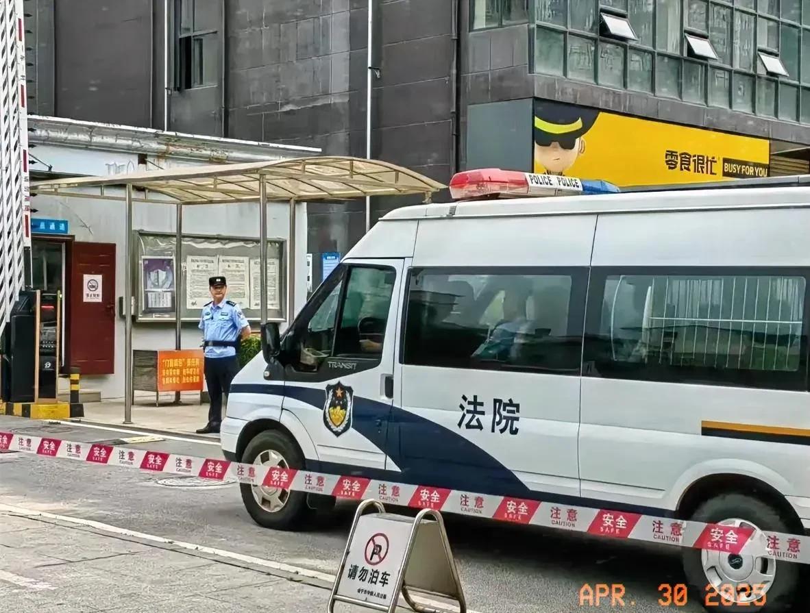 李铁会不会继续上诉？李铁等待了4个多月，上诉被驳回，维持原判刑期20年，是不是尘