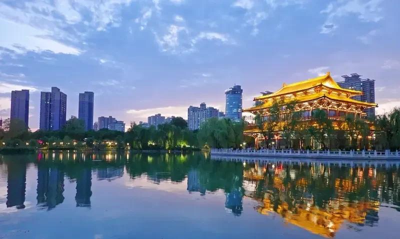 历史上的杨玉环并非大家想象中那么胖。都说大唐以胖为美，但这“胖”是有标准的。据记