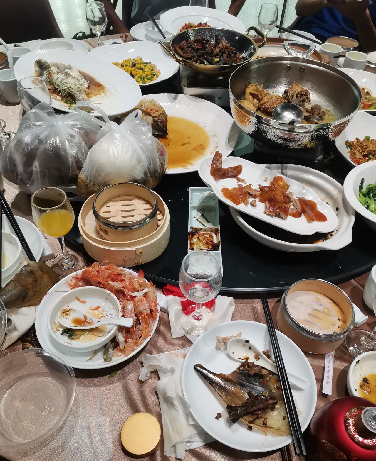 从现在开始，我拒绝一切升学宴，无论是985还是专科，我都不想再当冤大头。
我七月