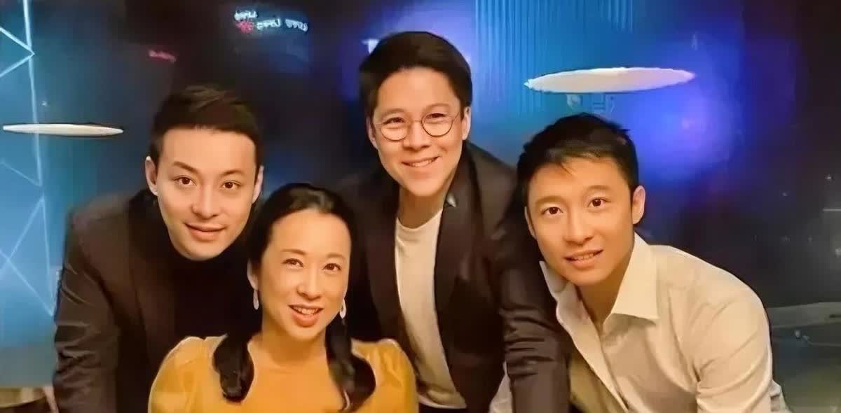 霍启仁结婚

最高兴的不是他爸霍震霆，也不是他大哥嫂子霍启刚郭晶晶，而是妈妈