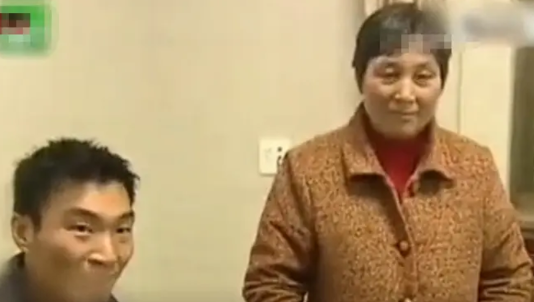 儿媳嫌弃婆婆照料孩子不周，竟将自己的母亲接到家中代为照顾，从此对婆婆恶语相向，甚
