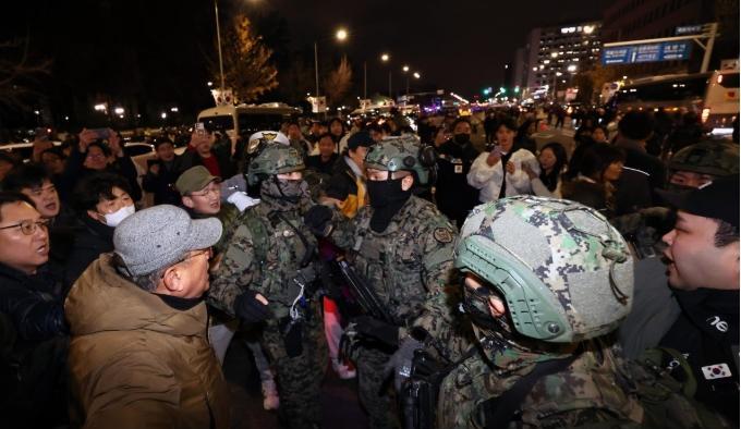 据悉此次措施由国防部次官李斗熙推动，已与国防部长官候选人安奎佰有沟通（安曾表态要