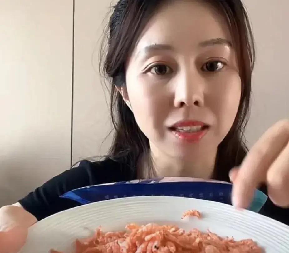 田静：我们真心待许妈，可却被忘记了。



这份真挚的情谊，从郭威父母初到河南便