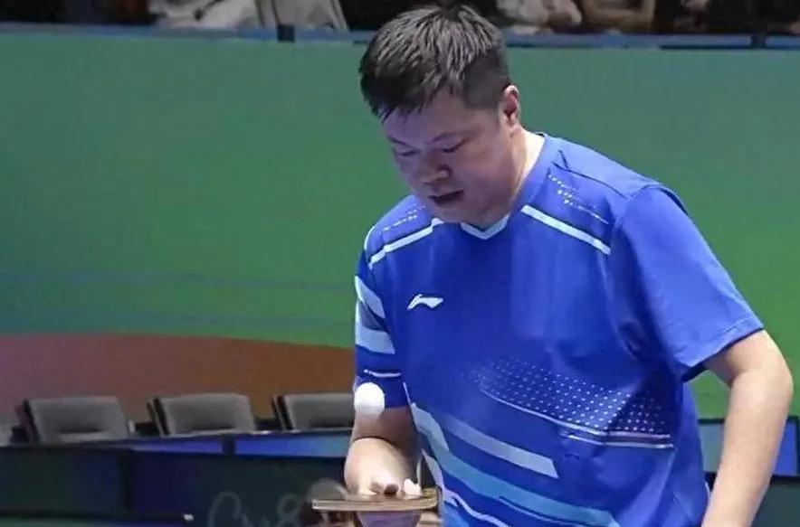 许绍发未卜先知，“侯英超”现象重演
全运会乒乓球团体预赛，削球手侯英超、马特，先