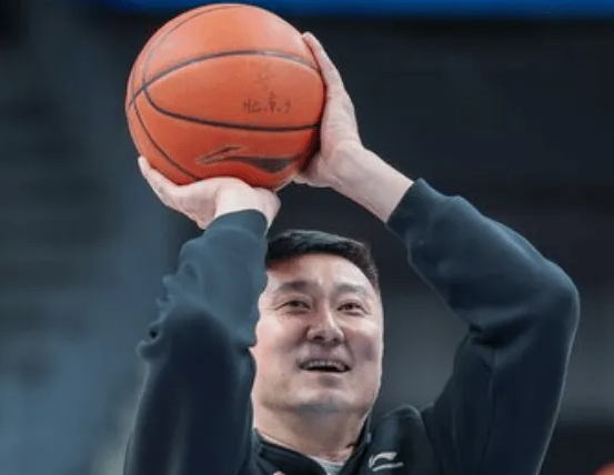 CBA常规赛：广东男篮将对阵北控男篮。
赛前，广东男篮主帅杜锋接受媒体采访，谈及