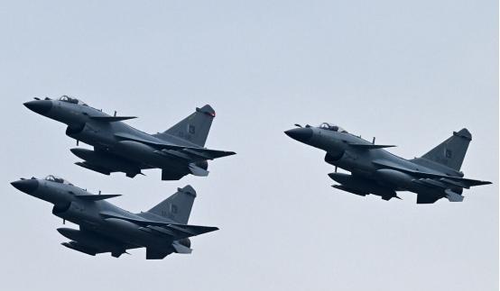中国成最大赢家？外媒大惊小怪，中国不仅能造，还能造出打赢的武器
印巴空战虽然已经