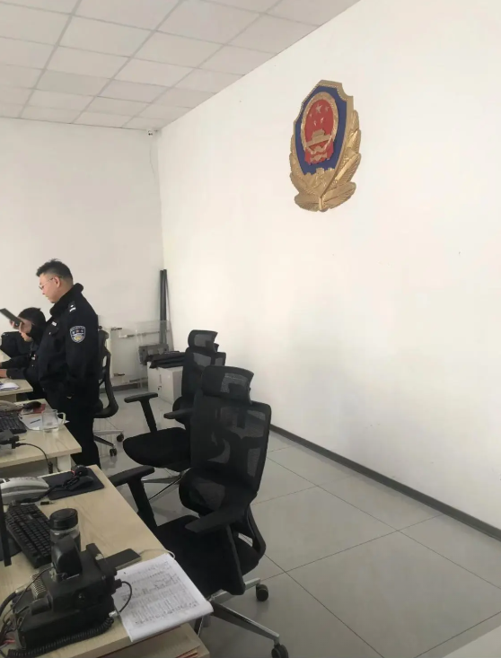 今天在派出所目睹离婚女人无家可归，户口两头都不能落地，太心酸了！ 去派出所办事，