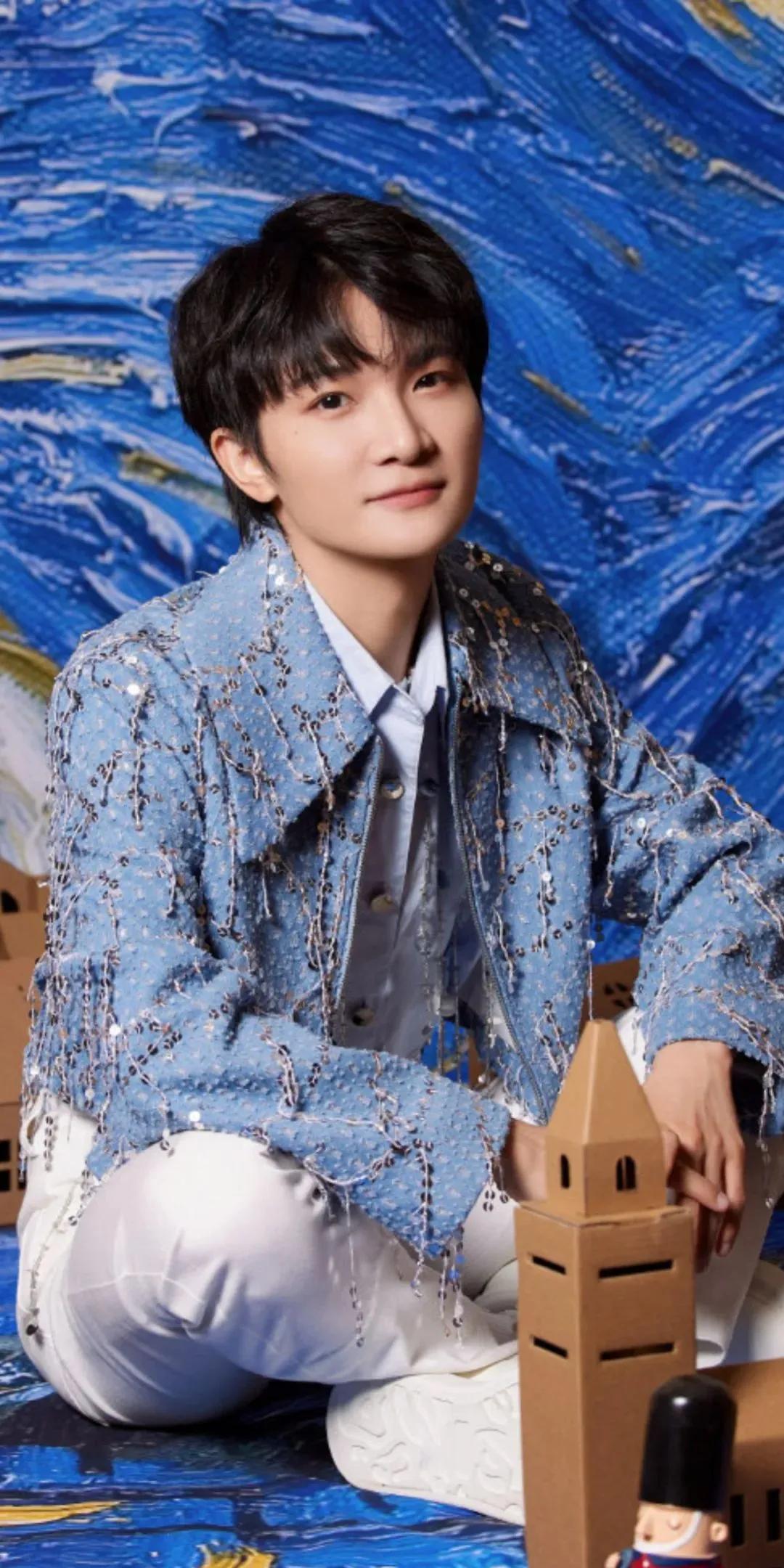 | 周深的女声唱法 |
周深，男性，用女声唱歌。
首先确定——周深的女声唱法，就