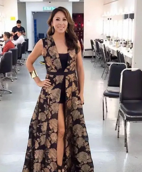 昔日唱《真情》主题曲走红的李乐诗，抗癌成功现身晚宴风采依旧