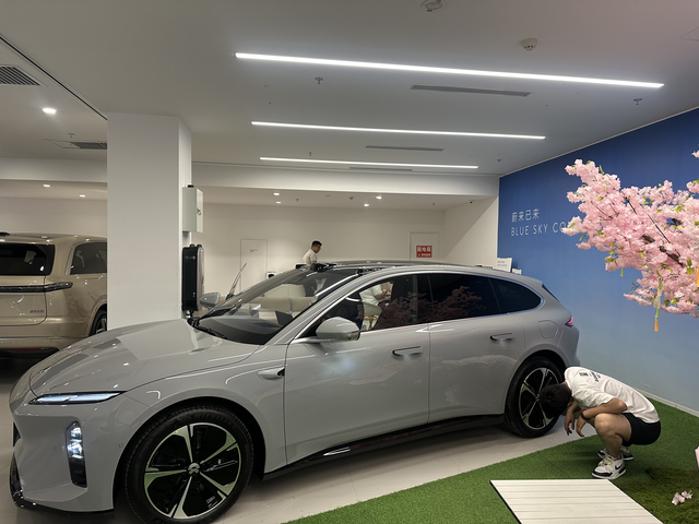 选车心得蔚来et5t
工作上下班通勤每天来回得130公里，油车实在太费钱了，单位