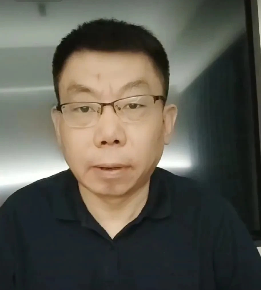 贺晓龙改了吗没改











贺晓龙，一个让人又爱又恨的名字！他痛心疾
