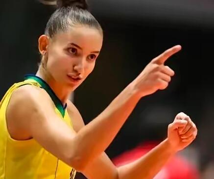 天神下凡！31岁的加比独砍35分（63扣33中，1拦1发），助巴西女排3：2力克