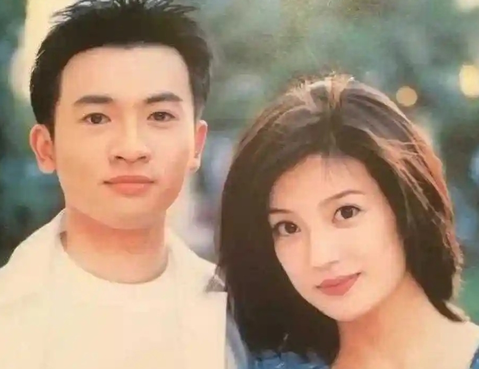 常常有人好奇，苏有朋还喜欢着赵薇吗？答案其实很明显，不喜欢了。他们之间的感情，更