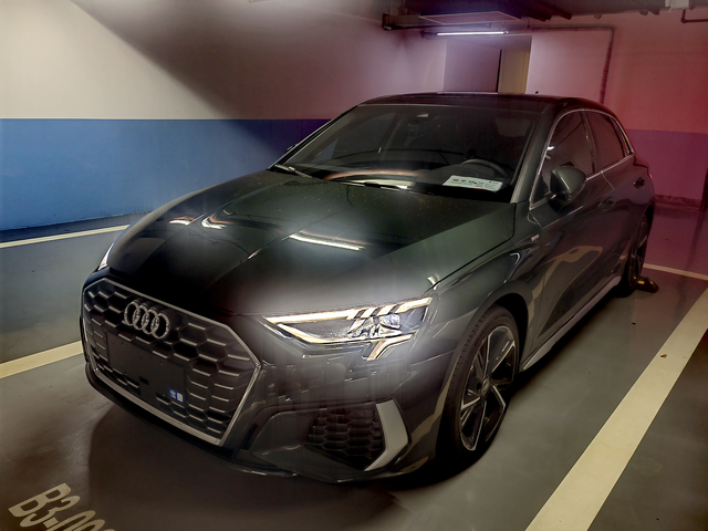 身边的哥特兰绿
一直看网上说哥特蓝绿是北欧的颜色，周末爬山却发现哥特蓝绿就在身边