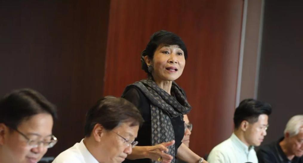“我不是中国人，我拒绝唱国歌？”2012年，毛孟静当选香港立法会议员后，不仅公然