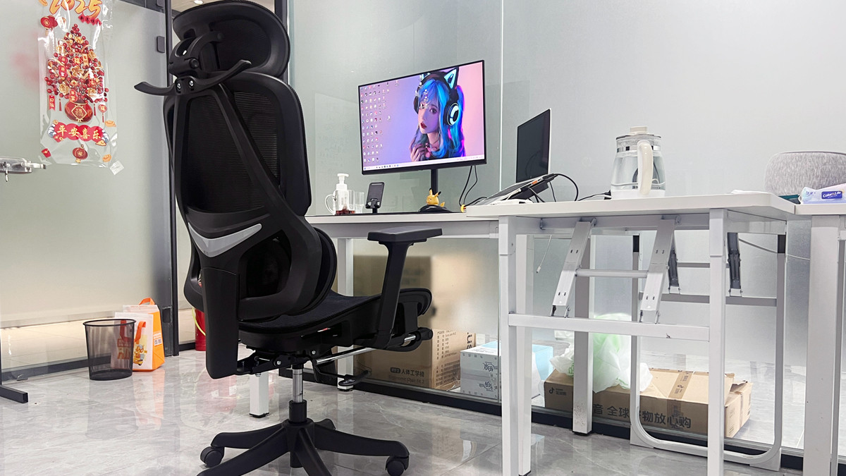 午休趴桌上手麻酸？夏草木Fit2工学椅支持 145°后仰+腿托，小憩醒来精力十足