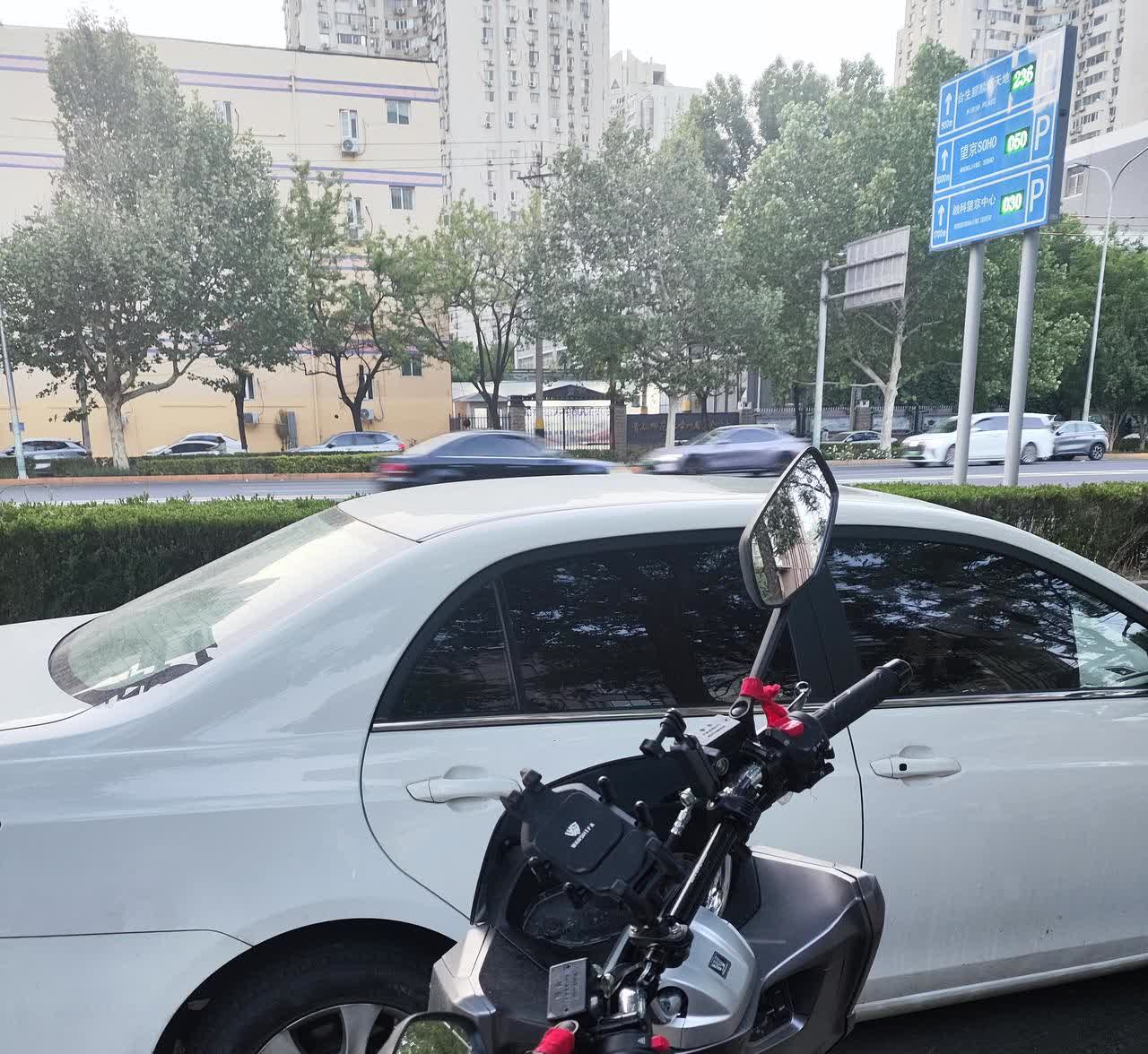 车友们你们保养的时候会换齿轮油吗？
今天去换机油，店里伙计说换两次机油就要换一