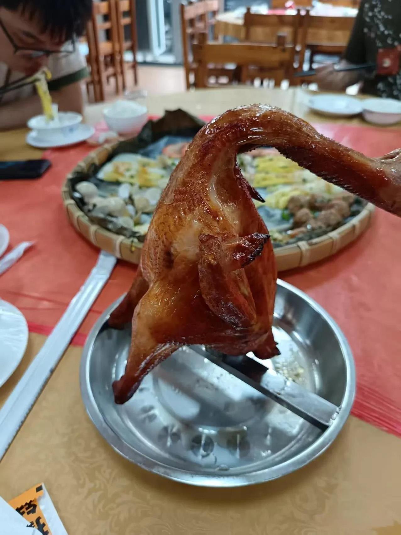 你赚钱了吗？指数碎步上升，银行股不知不觉已翻一翻，牛股涨了又涨高高在上，热点板块