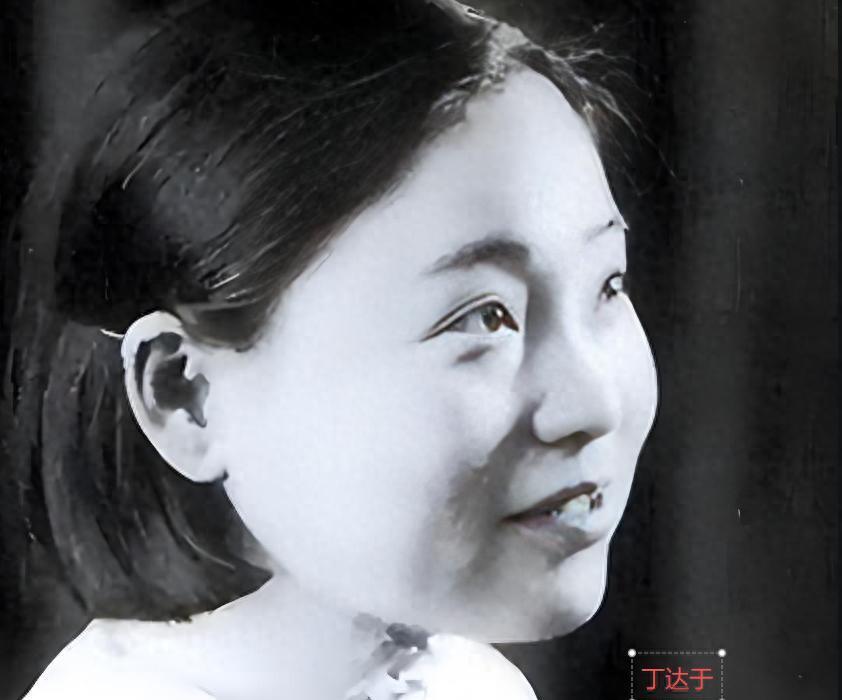 1925年，19岁少女被55岁祖公公叫进卧房，自此守寡84年，活到102岁
（ 