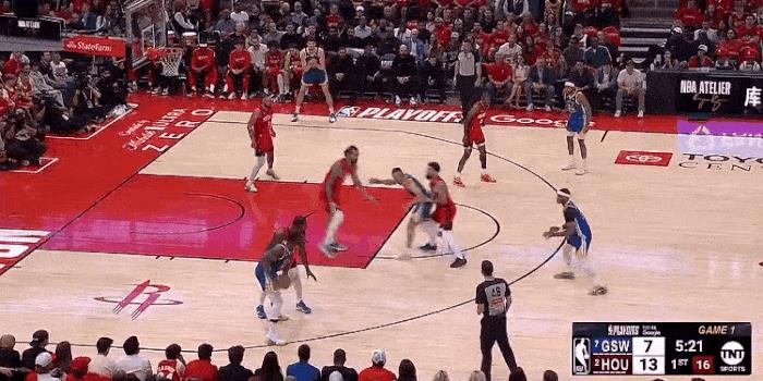 敢打敢拼！小佩顿开局成奇兵！
在今天NBA季后赛火箭对阵勇士的第一节比赛中，替补