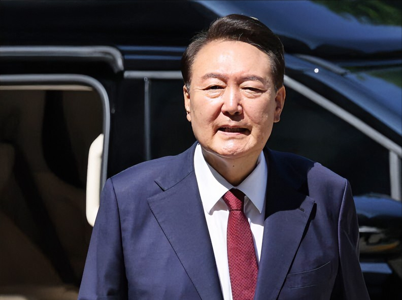 尹锡悦迎来好消息，韩国法院竟然选择了帮助尹锡悦，不允许拘留！李在明上任后，韩国检