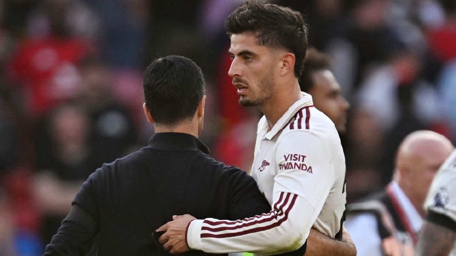 阿森纳前锋哈弗茨因膝盖受伤，将缺席一段时间。
目前对其伤情评估还处于早期阶段，具