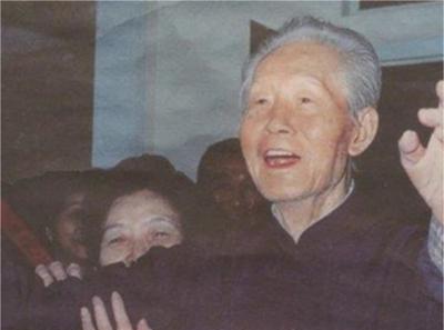 1955年7月31日，蒋介石召开军事会议，孙立人准备参加。这时陈诚打来电话，让孙