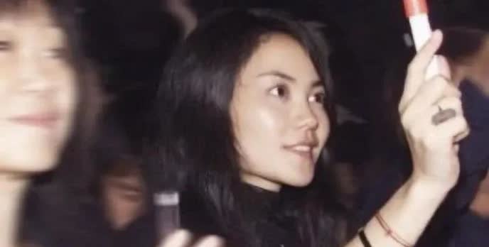 大家发现了没
王菲对谢霆锋
绝对是生理性的喜欢

这一点看王菲的眼神就是