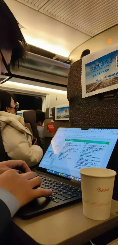 这种人年薪应该很高的吧
