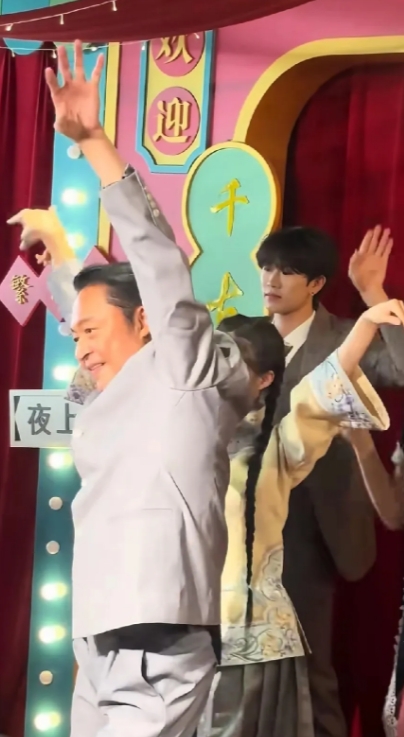 曾经有多风光，如今就有多落魄。

这句话在马景涛的身上具象化了。

今年60岁的