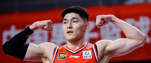 徐昕为何遭弃用？
中国男篮主教练郭士强宁愿选择用惜籍无名的李祥波也不用徐昕。
为