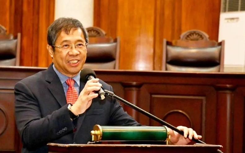 周二，菲律宾最高法院行政长官劳尔·维拉纽瓦宣誓就任最高法院的新助理大法官。菲律宾