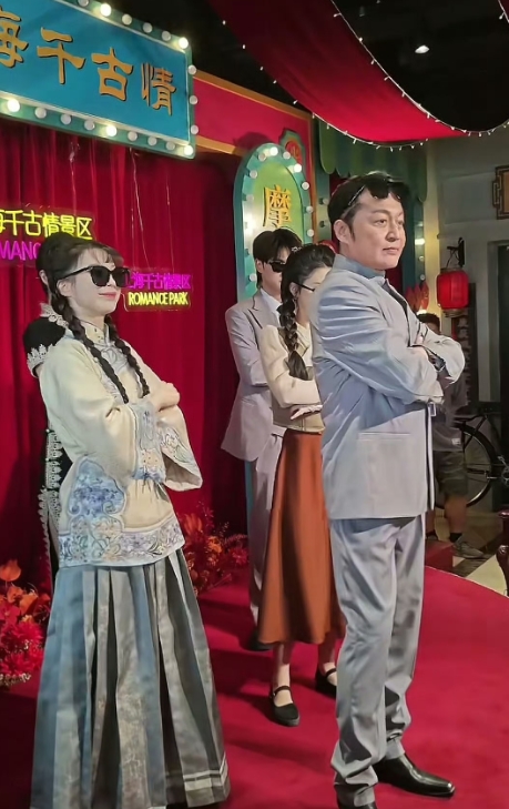 马景涛又复出了！
60多岁的老人真是闲不住，前段时间晕倒在直播间，身子还没好利索