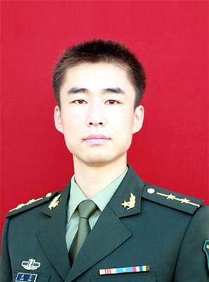 2012年山东一名军人请假回家后迟迟未归队，上级领导打电话询问时，接电话的三岁女