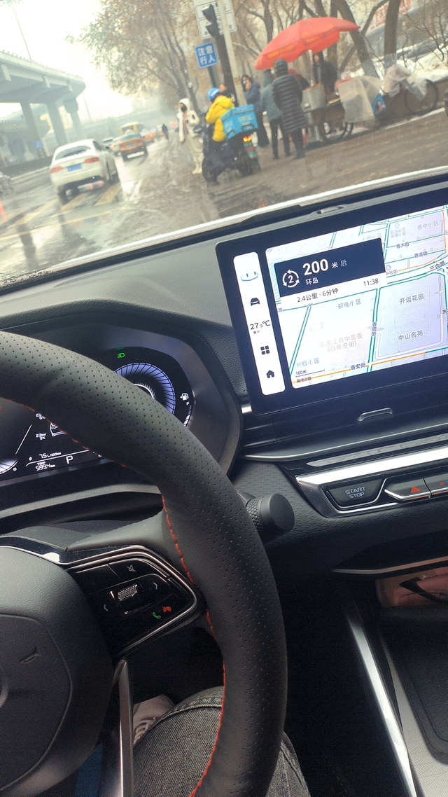 23尊贵两个月2200公里总结
在哈市用车，市区很堵油耗11个，肉，怠速不走道必