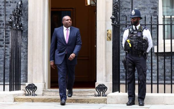 英外相想替菲律宾出头？结果惨遭“群嘲”！

英国外交大臣拉米刚结束对菲律宾的访问
