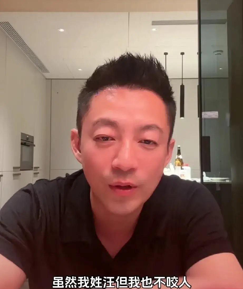 汪小菲和黑粉的对话确实很搞笑。他被说“戏精”时，那回怼就像一场精彩的单口相声。就