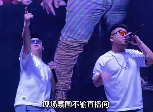 果然有能力的人不会被平台所困，四川芬达被全网封禁后转战线下，有人说只见过明星线下