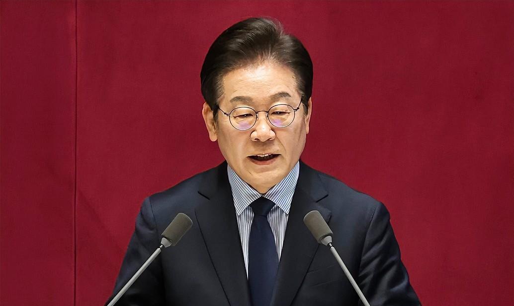 李在明承诺共同富裕
当地时间6月26日，李在明在国会发表演讲，呼吁国会及时补处理
