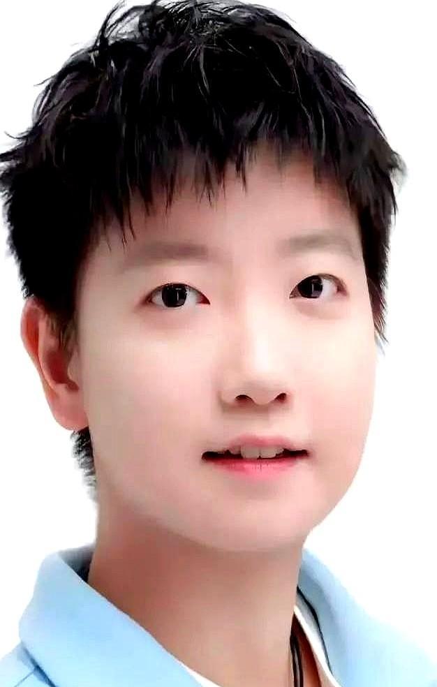 不查不知道
一查才明白
莎莎不打比赛了，但她依旧吸引了很多人的目光，这些目光并不