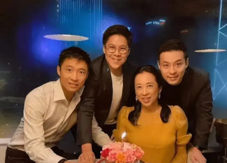霍启仁订婚宴疑曝光，泰国女友冠夫姓，低调富家子的幸福婚约