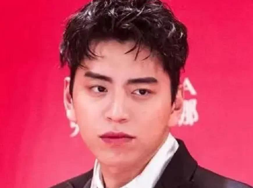王大陆又出新瓜！
3月9日，王大陆涉嫌杀人未遂一案还没结果，台媒就又曝出了一则