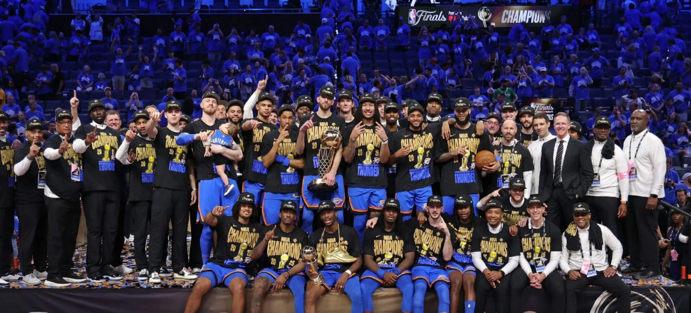 看一下雷霆近期的十五场比赛，总战绩9胜6负的整体球员数据表现
1.​亚历山大打了