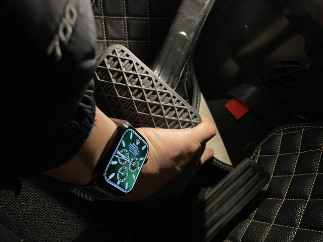 零成本解决新C皓夜柏林主驾低音共振异响
提车已经满二年了，原厂柏林之声的调校让人